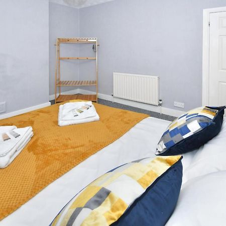 The Yellow Door By Avenew Management Serviced Accommodation Stoke-on-Trent Ngoại thất bức ảnh