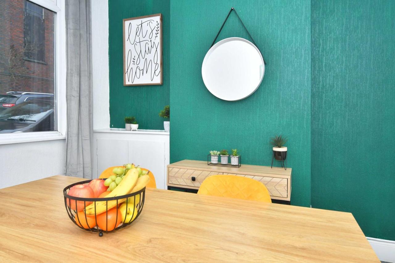 The Yellow Door By Avenew Management Serviced Accommodation Stoke-on-Trent Ngoại thất bức ảnh