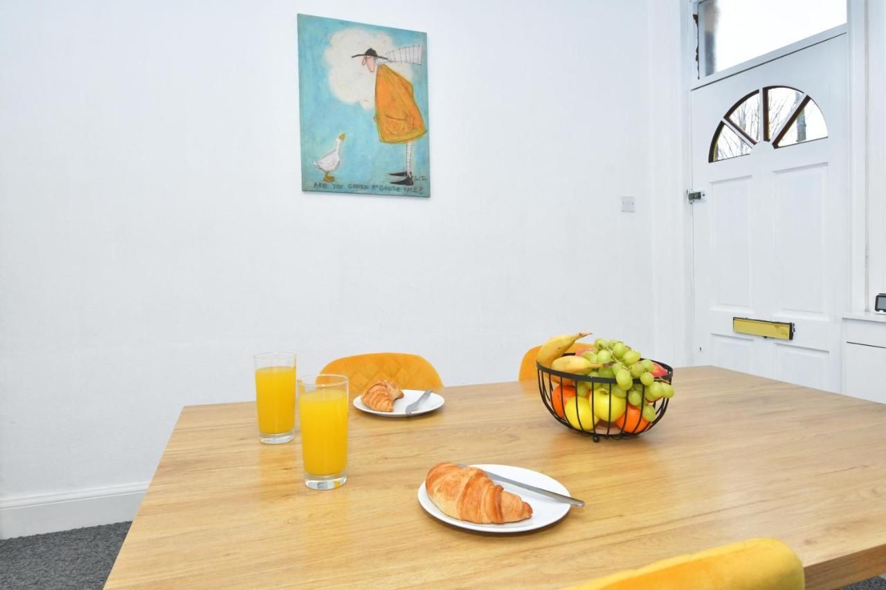 The Yellow Door By Avenew Management Serviced Accommodation Stoke-on-Trent Ngoại thất bức ảnh