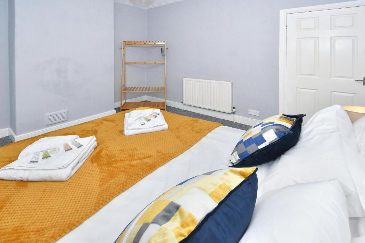 The Yellow Door By Avenew Management Serviced Accommodation Stoke-on-Trent Ngoại thất bức ảnh