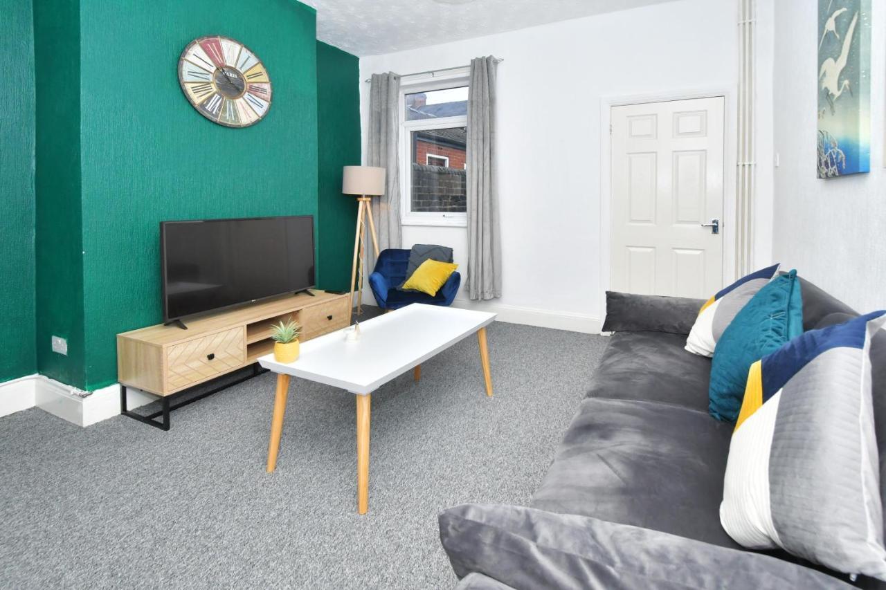 The Yellow Door By Avenew Management Serviced Accommodation Stoke-on-Trent Ngoại thất bức ảnh
